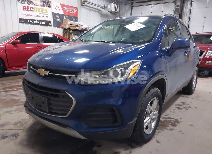 Photo 2 of 2017 Chevrolet Trax LT (VIN 3GNCJPSB9HL157386)