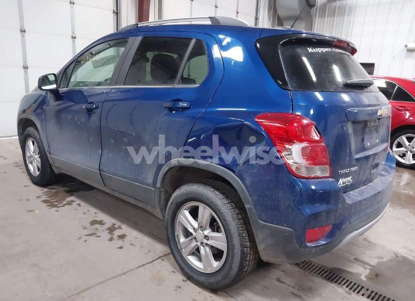 Photo 3 of 2017 Chevrolet Trax LT (VIN 3GNCJPSB9HL157386)