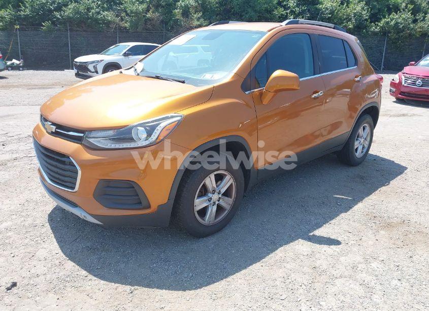 Photo 2 of 2017 Chevrolet Trax LT (VIN 3GNCJPSB9HL182286)