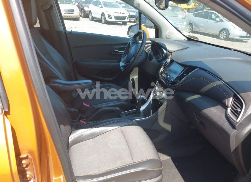 Photo 5 of 2017 Chevrolet Trax LT (VIN 3GNCJPSB9HL182286)