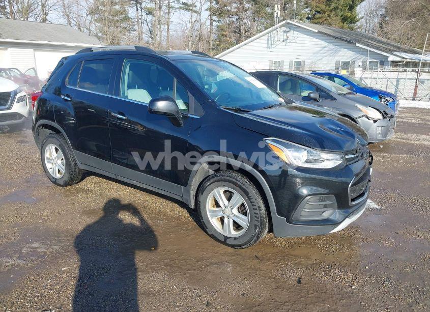 2017 Chevrolet Trax LT (VIN 3GNCJPSB9HL238016) main photo