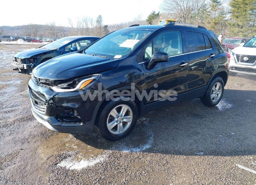 Photo 2 of 2017 Chevrolet Trax LT (VIN 3GNCJPSB9HL238016)