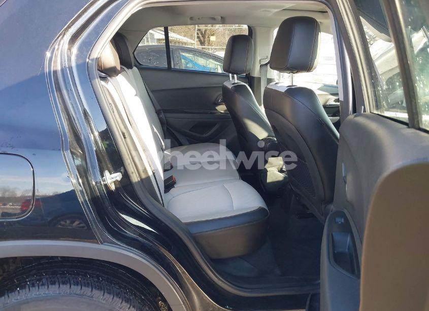 Photo 8 of 2017 Chevrolet Trax LT (VIN 3GNCJPSB9HL238016)