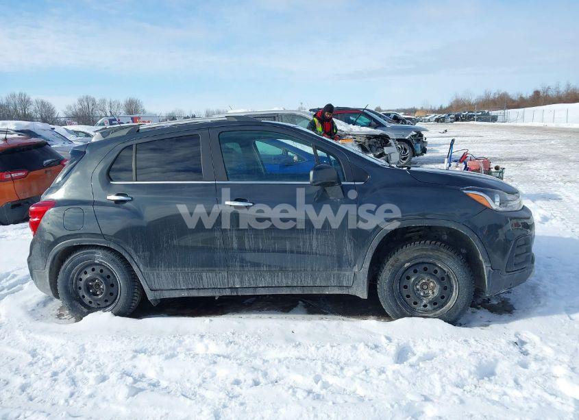 Photo 12 of 2017 Chevrolet Trax LT (VIN 3GNCJPSB9HL278340)