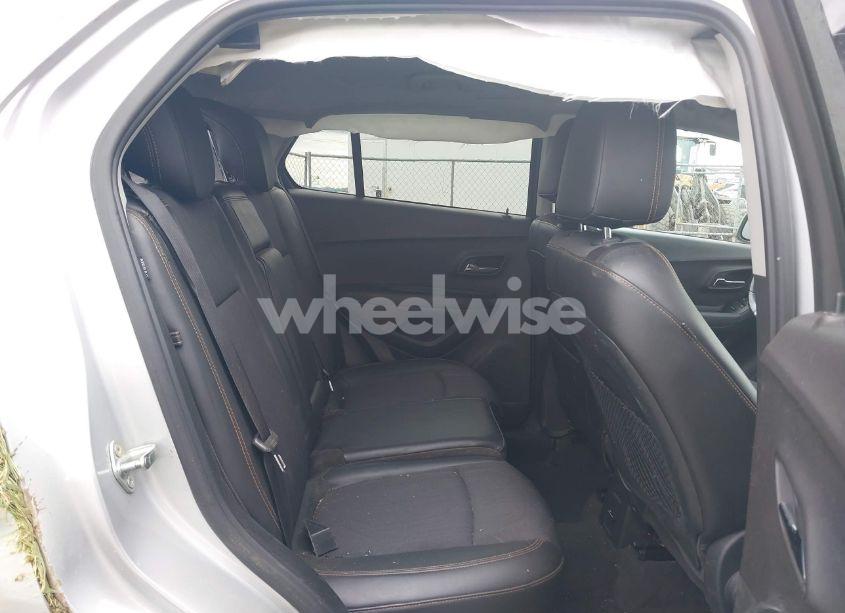 Photo 8 of 2017 Chevrolet Trax LT (VIN 3GNCJPSB9HL289449)