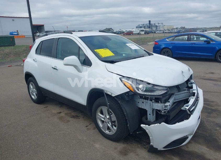 2018 Chevrolet Trax LT (VIN 3GNCJPSB9JL262760) main photo