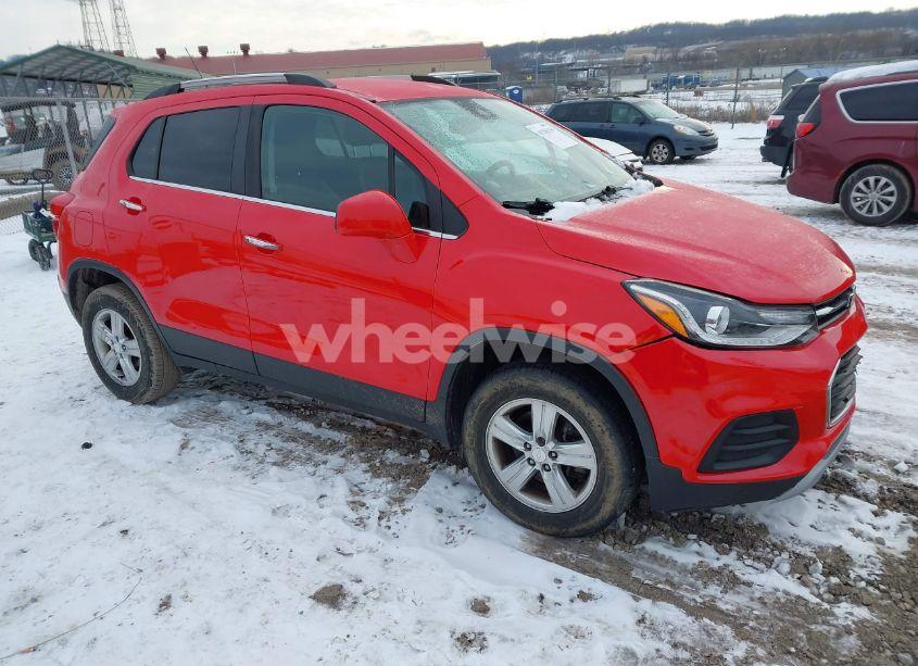 2018 Chevrolet Trax LT (VIN 3GNCJPSB9JL264525) main photo