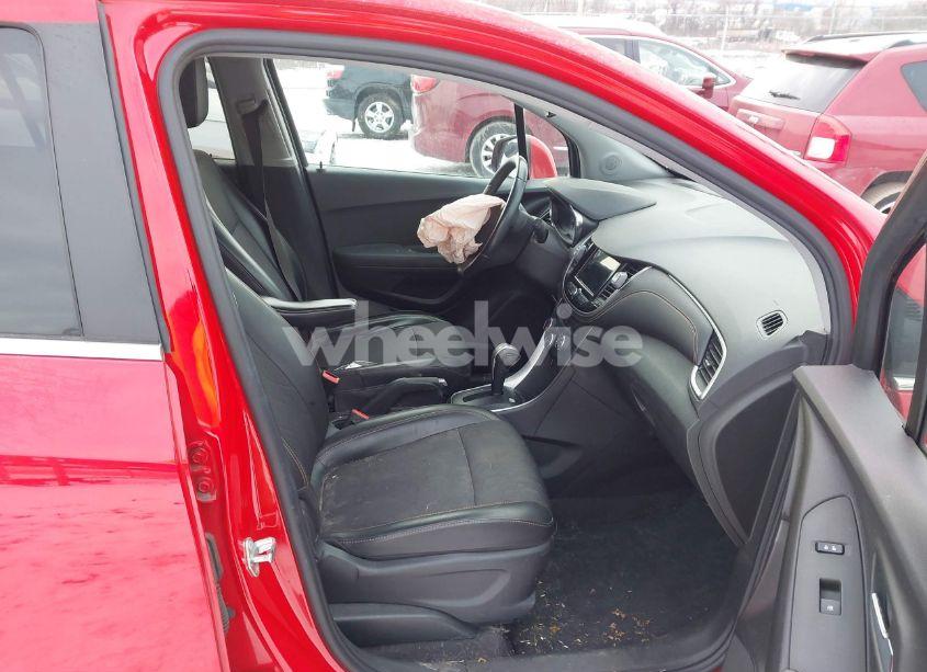 Photo 5 of 2018 Chevrolet Trax LT (VIN 3GNCJPSB9JL264525)