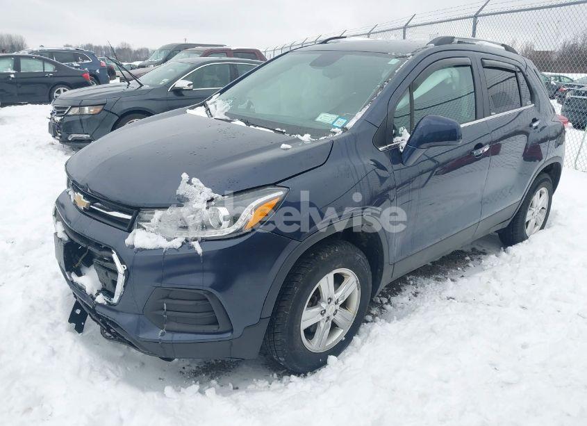 Photo 2 of 2018 Chevrolet Trax LT (VIN 3GNCJPSB9JL417453)