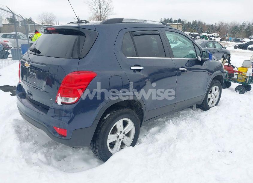 Photo 4 of 2018 Chevrolet Trax LT (VIN 3GNCJPSB9JL417453)