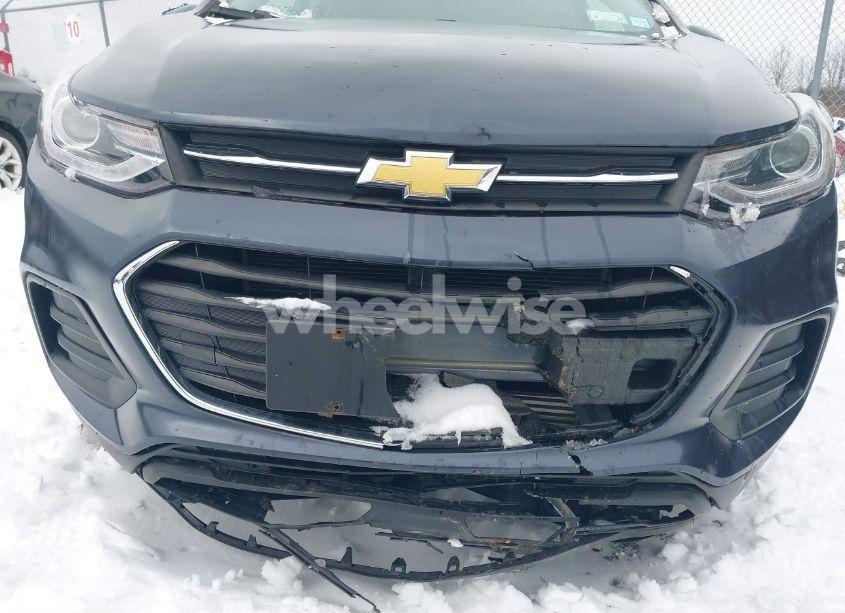 Photo 6 of 2018 Chevrolet Trax LT (VIN 3GNCJPSB9JL417453)