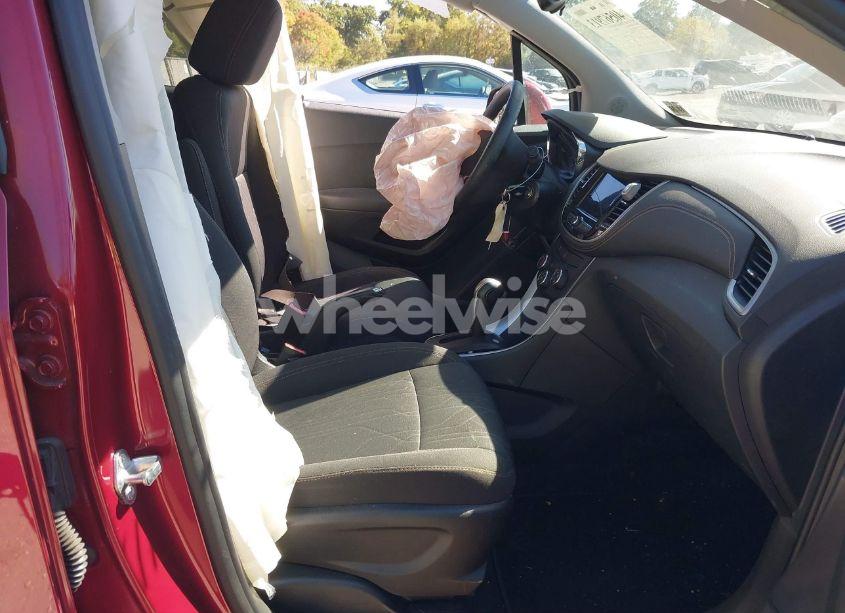 Photo 5 of 2019 Chevrolet Trax LT (VIN 3GNCJPSB9KL349608)