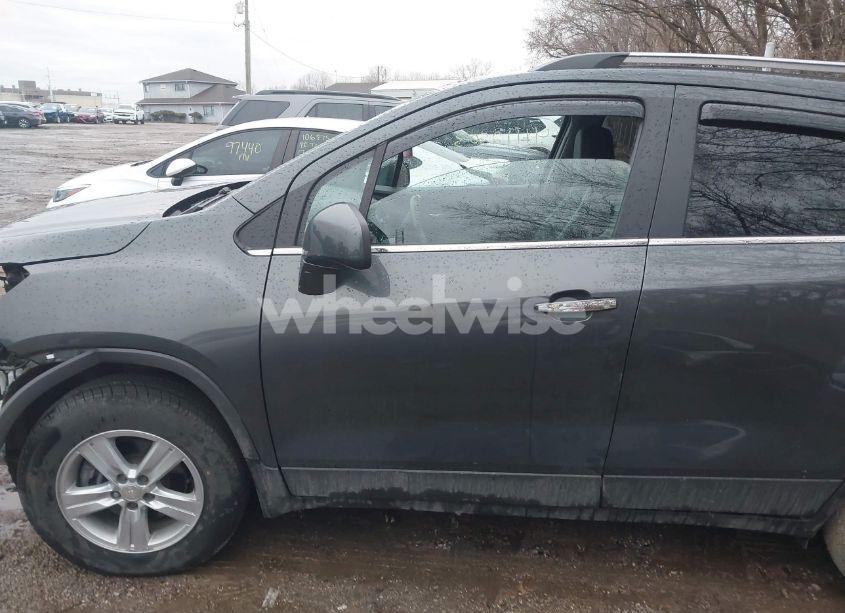 Photo 15 of 2019 Chevrolet Trax LT (VIN 3GNCJPSB9KL373732)