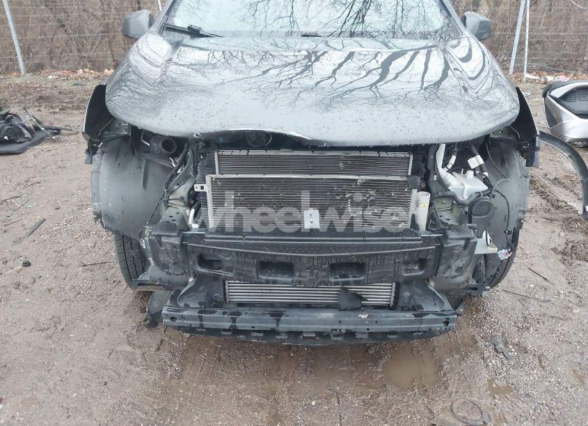 Photo 6 of 2019 Chevrolet Trax LT (VIN 3GNCJPSB9KL373732)