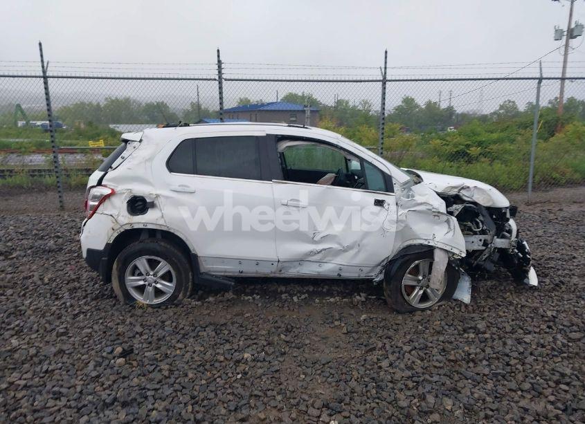 Photo 13 of 2020 Chevrolet Trax AWD LT (VIN 3GNCJPSB9LL155372)