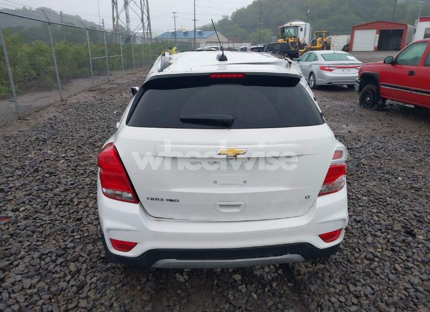 Photo 16 of 2020 Chevrolet Trax AWD LT (VIN 3GNCJPSB9LL155372)