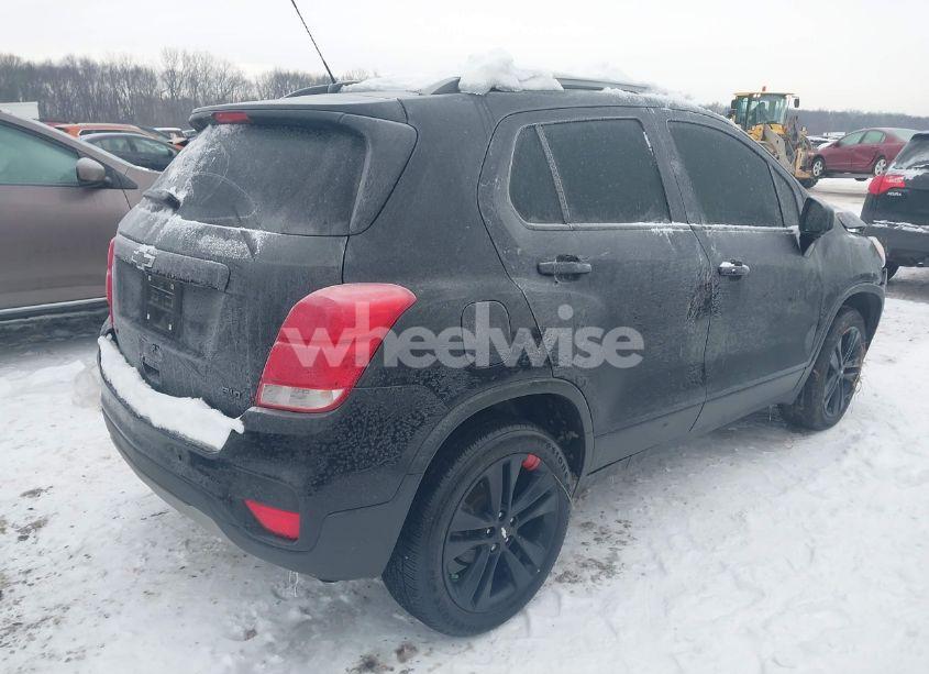 Photo 4 of 2020 Chevrolet Trax AWD LT (VIN 3GNCJPSB9LL223945)