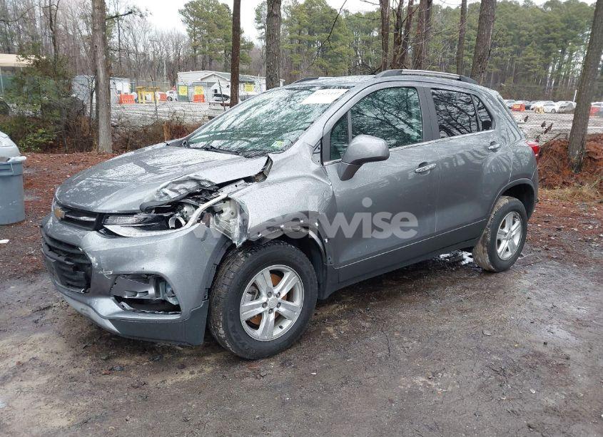 Photo 2 of 2020 Chevrolet Trax AWD LT (VIN 3GNCJPSB9LL331143)