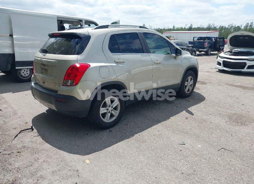 Photo 4 of 2016 Chevrolet Trax LT (VIN 3GNCJPSBXGL138098)
