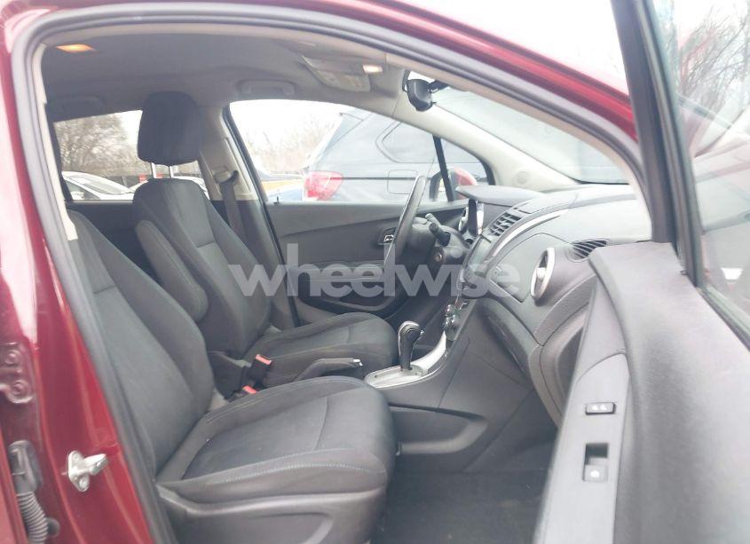 Photo 5 of 2016 Chevrolet Trax LT (VIN 3GNCJPSBXGL145097)