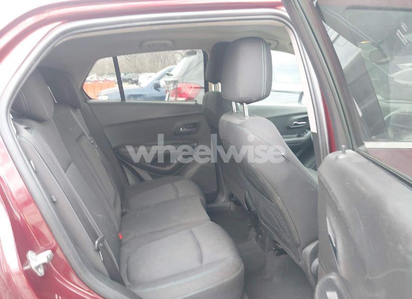 Photo 8 of 2016 Chevrolet Trax LT (VIN 3GNCJPSBXGL145097)