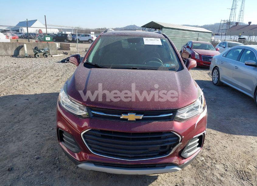 Photo 13 of 2017 Chevrolet Trax LT (VIN 3GNCJPSBXHL141097)