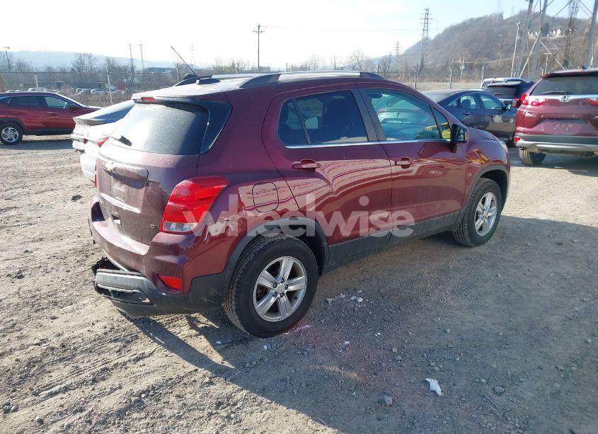 Photo 4 of 2017 Chevrolet Trax LT (VIN 3GNCJPSBXHL141097)