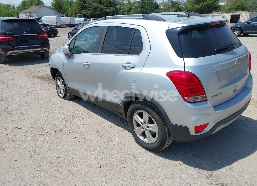 Photo 3 of 2017 Chevrolet Trax LT (VIN 3GNCJPSBXHL148504)