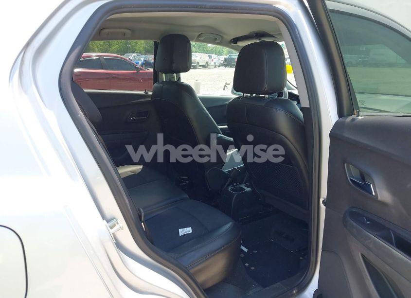 Photo 8 of 2017 Chevrolet Trax LT (VIN 3GNCJPSBXHL148504)