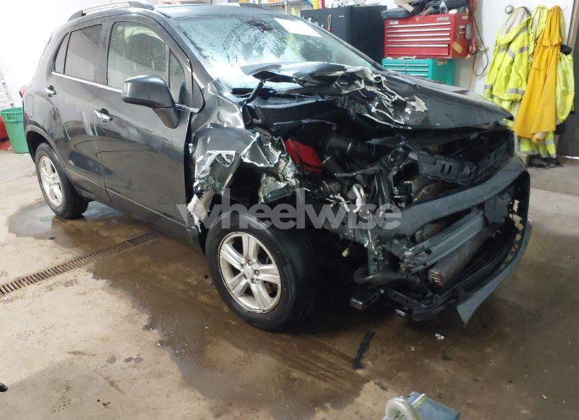 2017 Chevrolet Trax LT (VIN 3GNCJPSBXHL163410) main photo