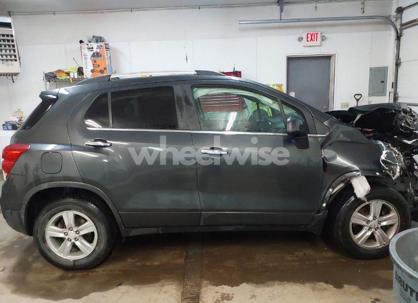 Photo 14 of 2017 Chevrolet Trax LT (VIN 3GNCJPSBXHL163410)