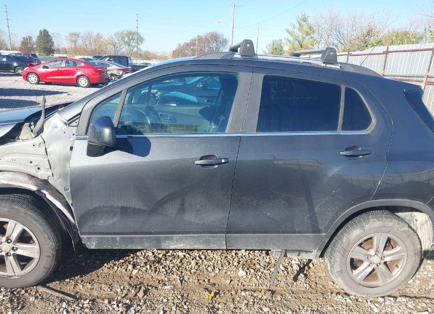 Photo 14 of 2017 Chevrolet Trax LT (VIN 3GNCJPSBXHL169014)