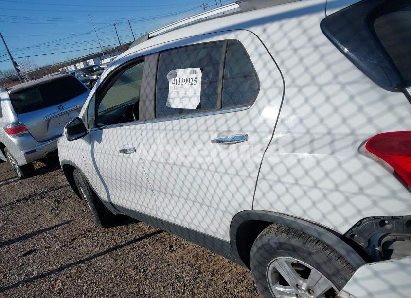 Photo 14 of 2017 Chevrolet Trax (VIN 3GNCJPSBXHL212802)