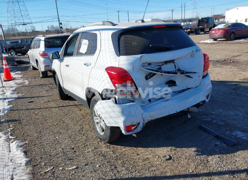 Photo 3 of 2017 Chevrolet Trax (VIN 3GNCJPSBXHL212802)