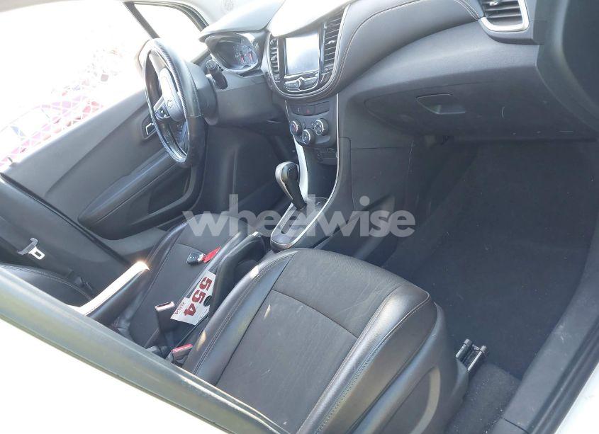 Photo 5 of 2017 Chevrolet Trax (VIN 3GNCJPSBXHL212802)