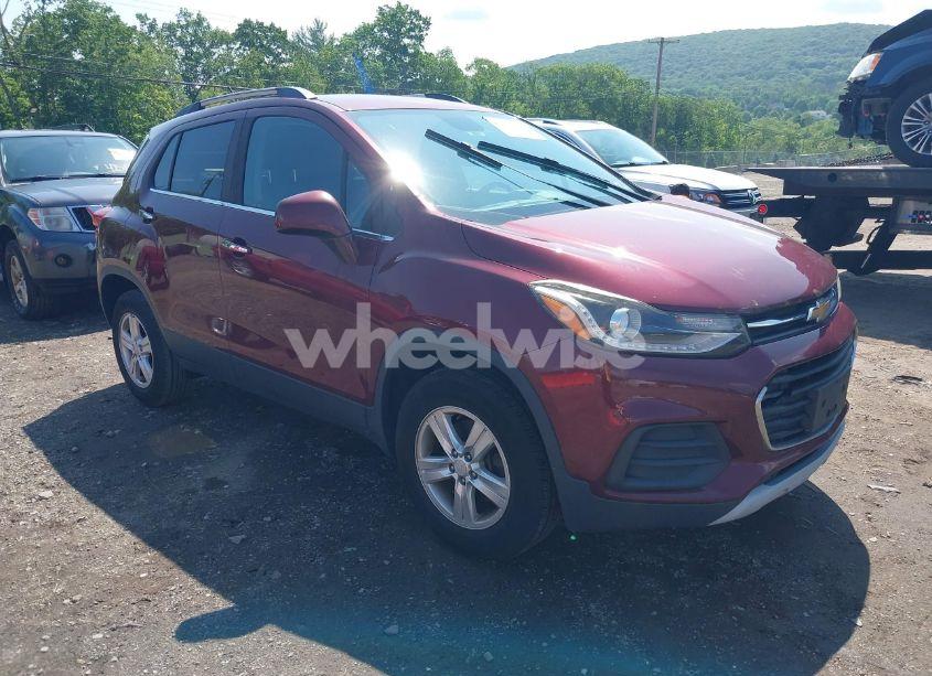 2017 Chevrolet Trax LT (VIN 3GNCJPSBXHL275544) main photo