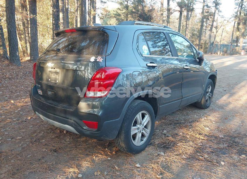 Photo 4 of 2018 Chevrolet Trax LT (VIN 3GNCJPSBXJL173215)