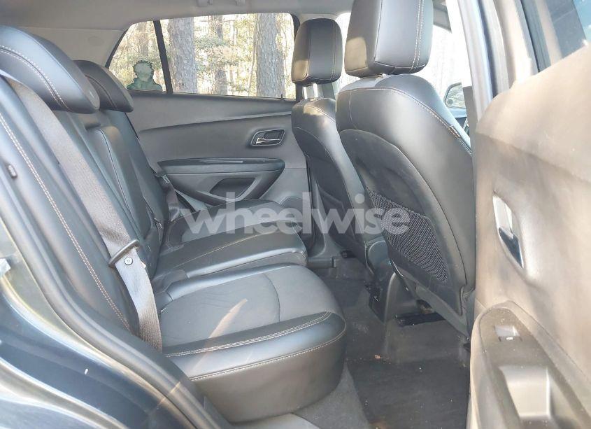 Photo 8 of 2018 Chevrolet Trax LT (VIN 3GNCJPSBXJL173215)