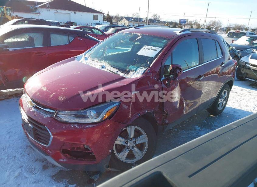 Photo 2 of 2018 Chevrolet Trax LT (VIN 3GNCJPSBXJL257597)