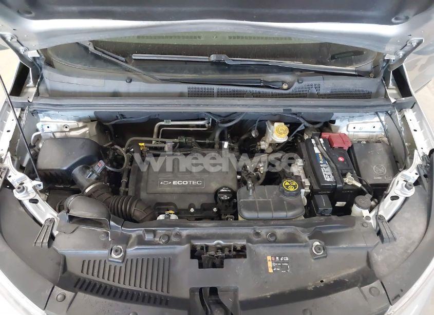 Photo 10 of 2018 Chevrolet Trax LT (VIN 3GNCJPSBXJL317104)