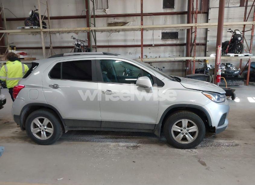 Photo 13 of 2018 Chevrolet Trax LT (VIN 3GNCJPSBXJL317104)