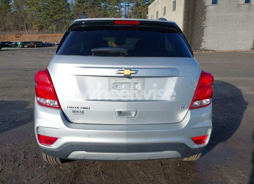 Photo 16 of 2018 Chevrolet Trax LT (VIN 3GNCJPSBXJL365573)