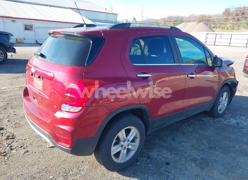 Photo 4 of 2020 Chevrolet Trax AWD LT (VIN 3GNCJPSBXLL150939)