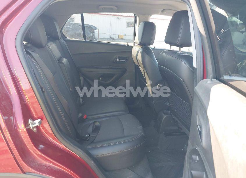 Photo 8 of 2020 Chevrolet Trax AWD LT (VIN 3GNCJPSBXLL150939)