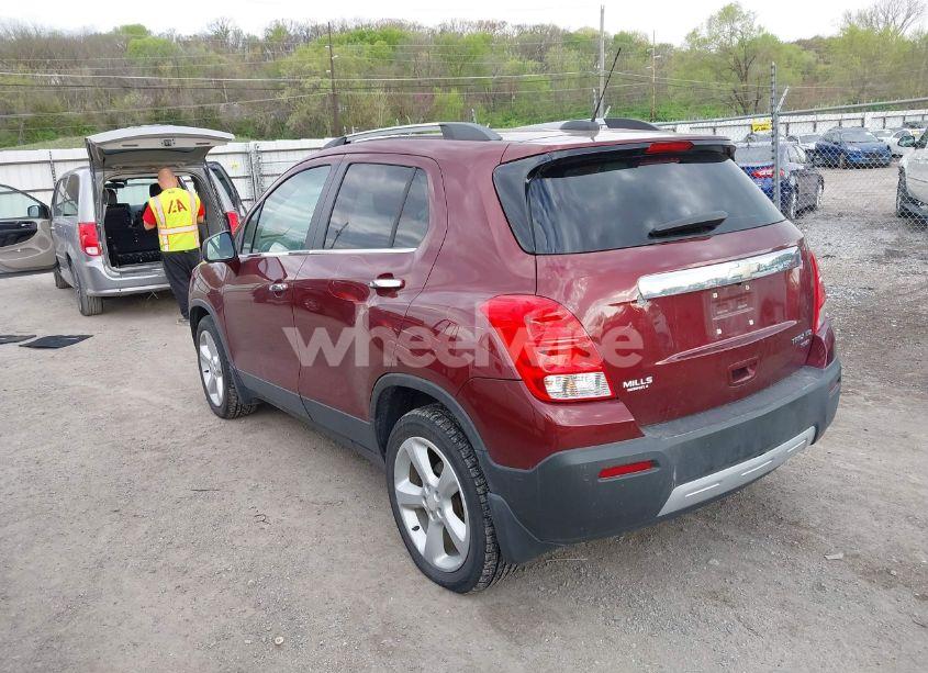 Photo 3 of 2016 Chevrolet Trax LTZ (VIN 3GNCJRSB0GL176029)
