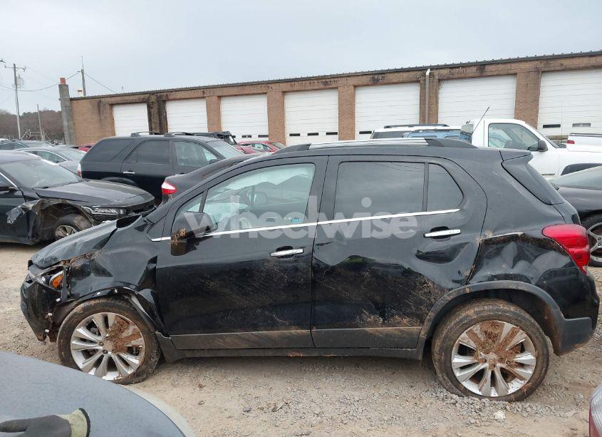 Photo 14 of 2018 Chevrolet Trax PREMIER (VIN 3GNCJRSB0JL363228)