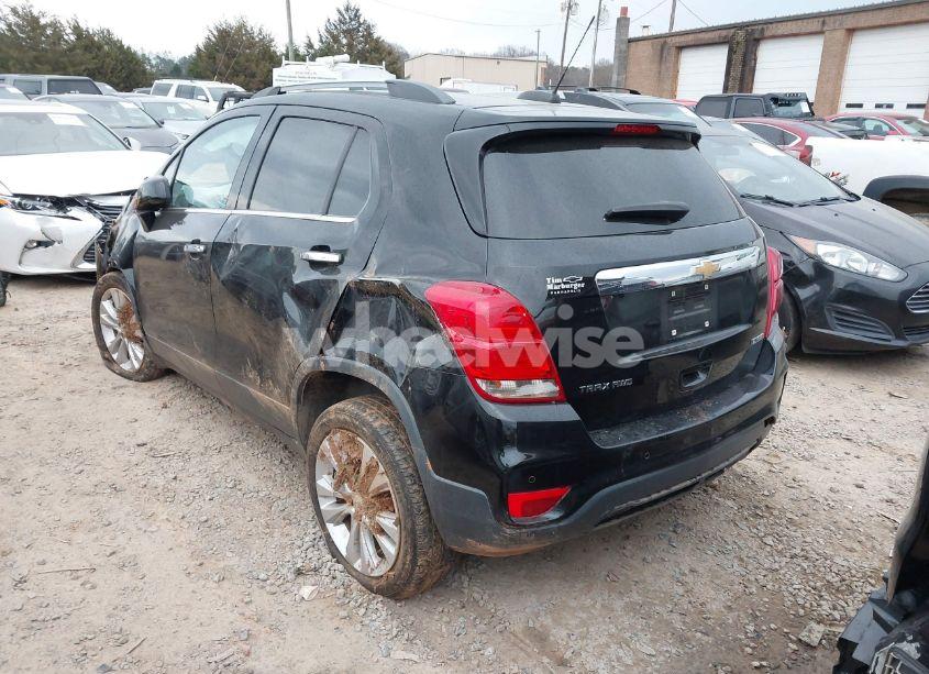 Photo 3 of 2018 Chevrolet Trax PREMIER (VIN 3GNCJRSB0JL363228)