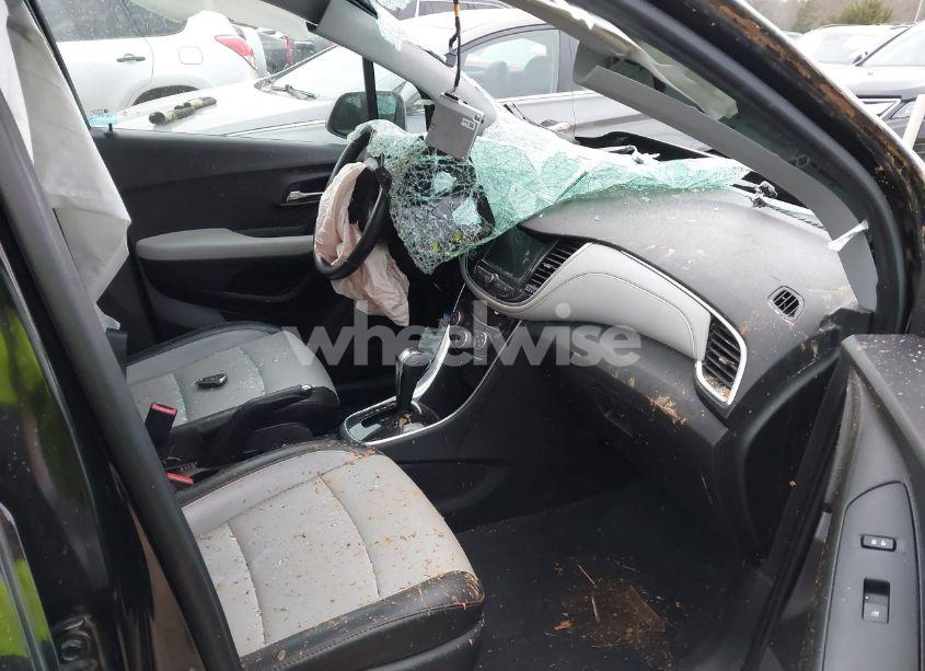 Photo 5 of 2018 Chevrolet Trax PREMIER (VIN 3GNCJRSB0JL363228)