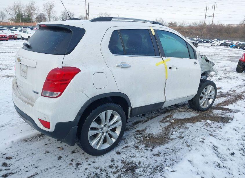 Photo 4 of 2017 Chevrolet Trax PREMIER (VIN 3GNCJRSB2HL251833)