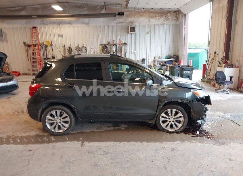 Photo 13 of 2020 Chevrolet Trax AWD PREMIER (VIN 3GNCJRSB2LL111354)